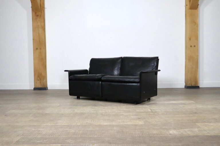 Dieter Rams model 620 Two seater sofa in Black leather for Vitsoe, 1980s