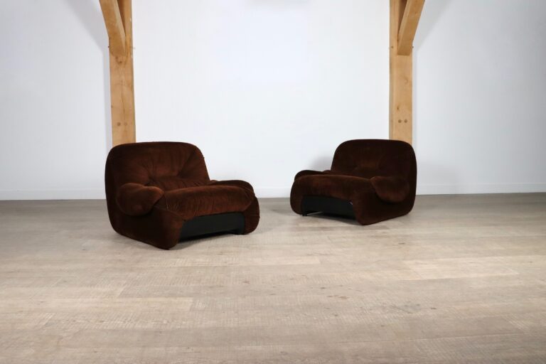 Pair of ‘Malù’ Lounge Chairs in Brown corduroy Upholstery by Diego Mattu for 1P, 1970s