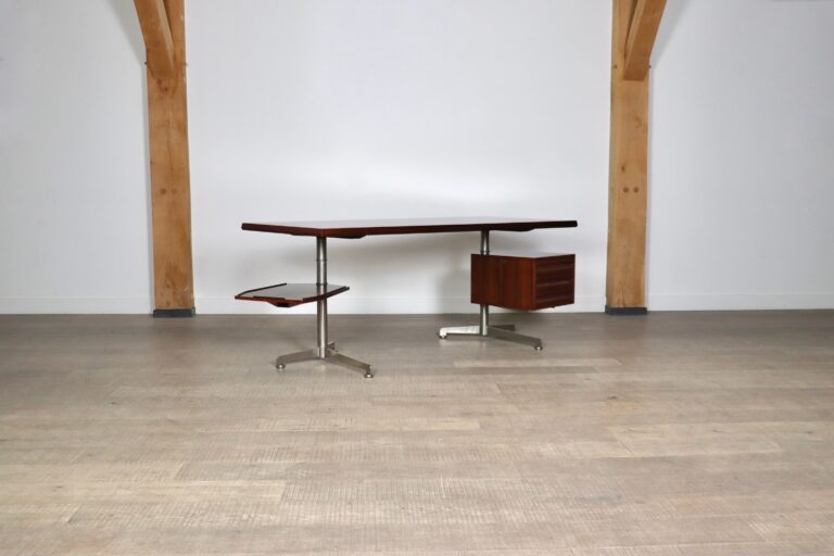 Osvaldo Borsani desk for Tecno, Italy 1960s
