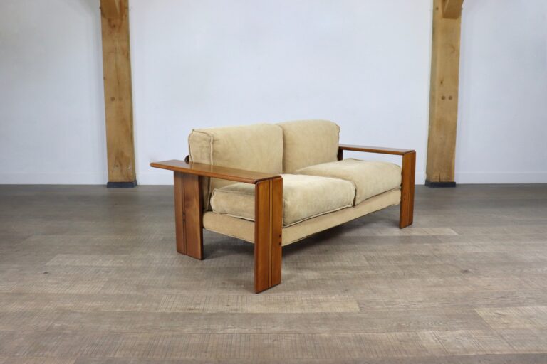 Afra & Tobia Scarpa ‘Artona’ Sofa in Elm and linen for Maxalto, 1975