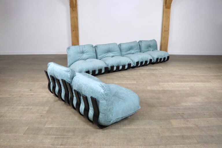 Sectional Gran Visir Sofa in Blue Velvet by Luciano Frigerio, Italy, 1970s
