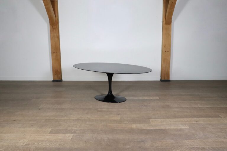 Vintage black Marble Tulip Oval Dining table by Eero Saarinen for Knoll, 1970s