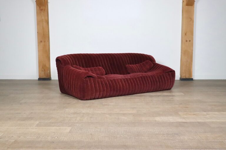 Original Cinna Sandra three seater sofa in velvet by Annie Hieronimus, France 1970s