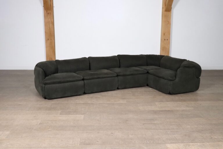 Confidential sofa by Alberto Rosselli for Saporiti in green linen, Italy 1970s