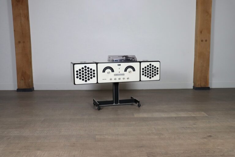 Brionvega RR126 In White By Achille And Pier Giacomo Castiglioni, Italy 1960s