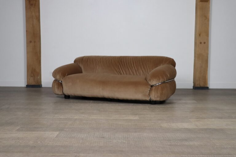 Sesann two seater sofa in velvet by Gianfranco Frattini for Cassina Italy 1969