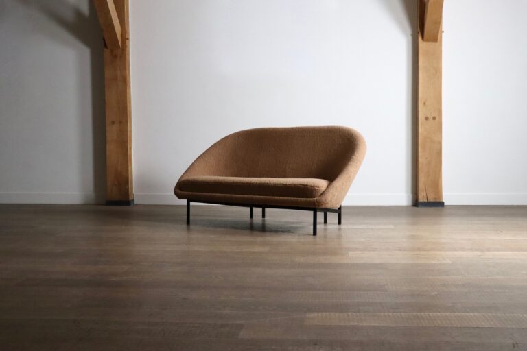 Theo Ruth for Artifort F115 sofa in beige teddy and metal , 1950s