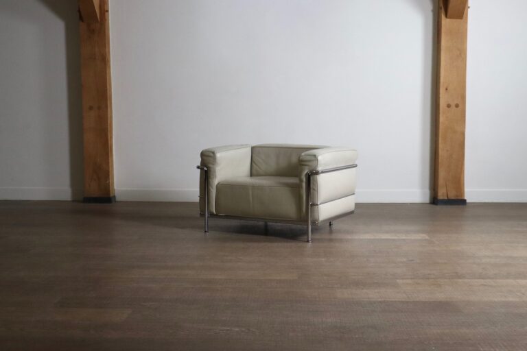 Cassina LC3 armchair by Le corbusier in leather, Italy 1980s