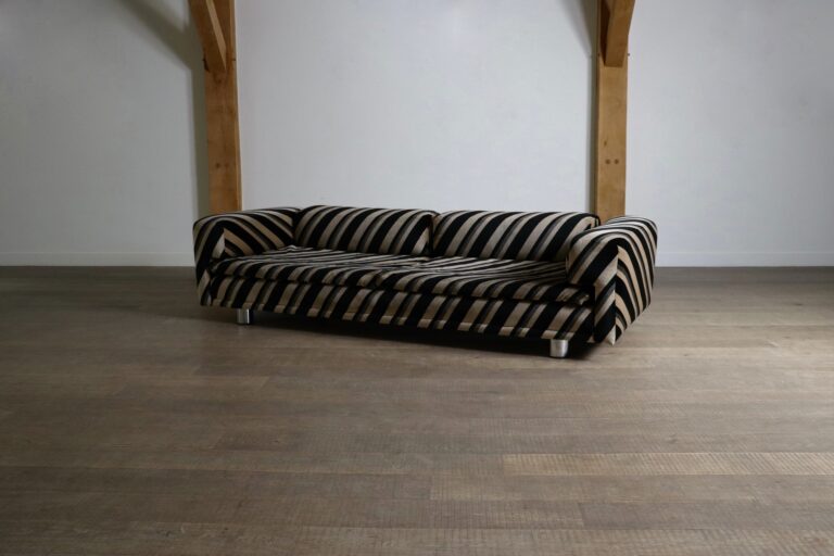 Howard Keith ‘Diplomat’ Sofa for HK Furniture