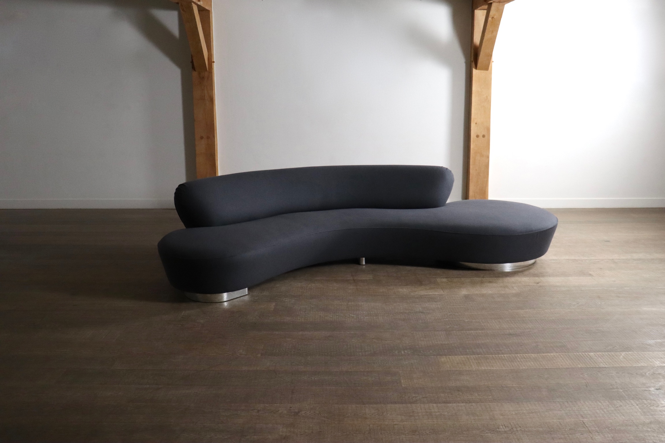 Vladimir Kagan serpentine sofa for Directional USA 1999