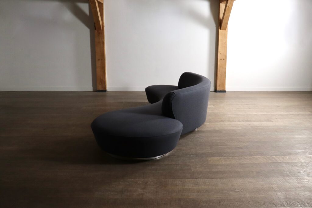 Vladimir Kagan serpentine sofa for Directional USA 1999