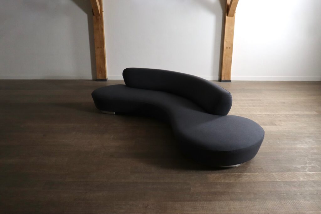 Vladimir Kagan serpentine sofa for Directional USA 1999