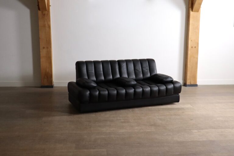 Front view of the de Sede DS-85 sofa bed in black leather
