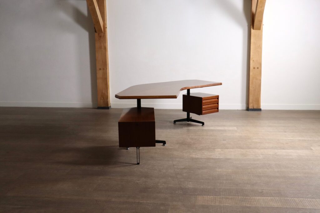 Rare vintage Osvaldo Borsani office desk produced by Tecno during the 1950s