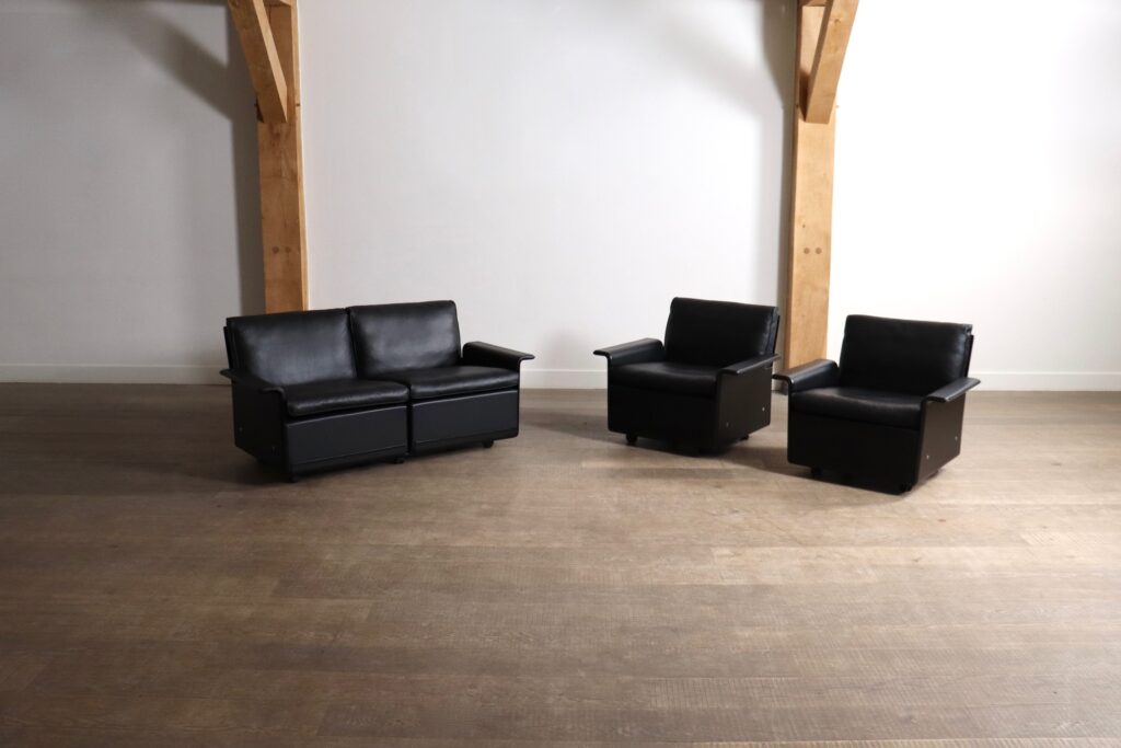 Vintage Dieter Rams seating in black leather for Vitsœ