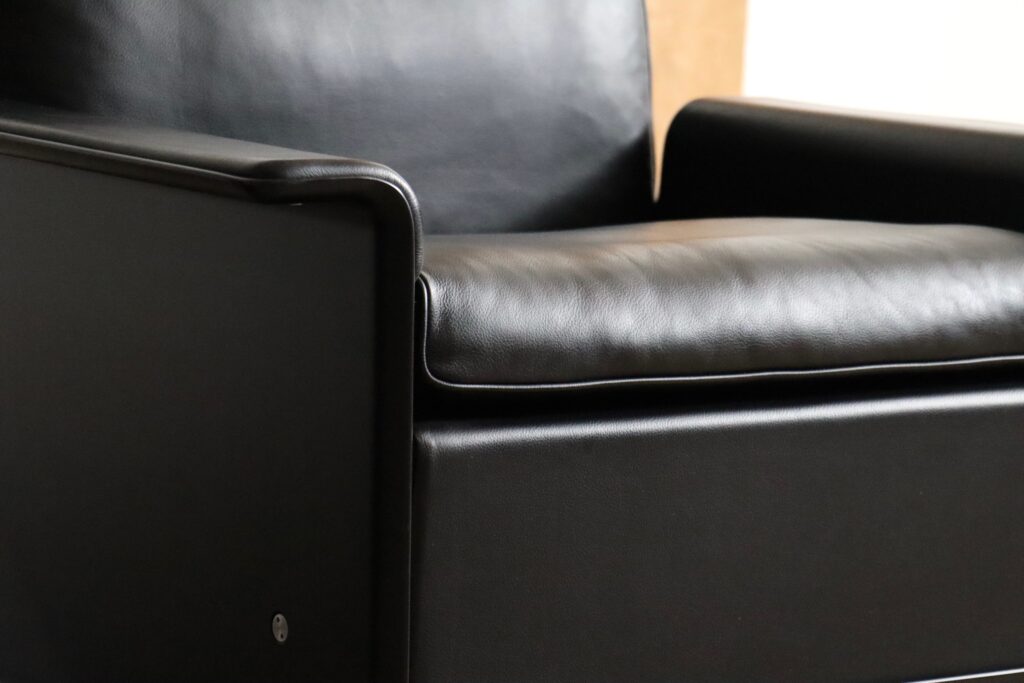 Vintage Dieter Rams 620 lounge chairs for Vitsoe in black leather