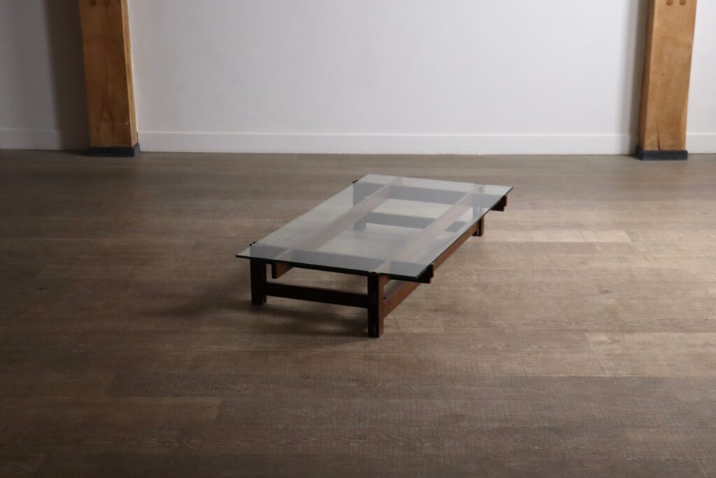 Cassina coffee table by Ico Parisi, an example of 1960s Italian design