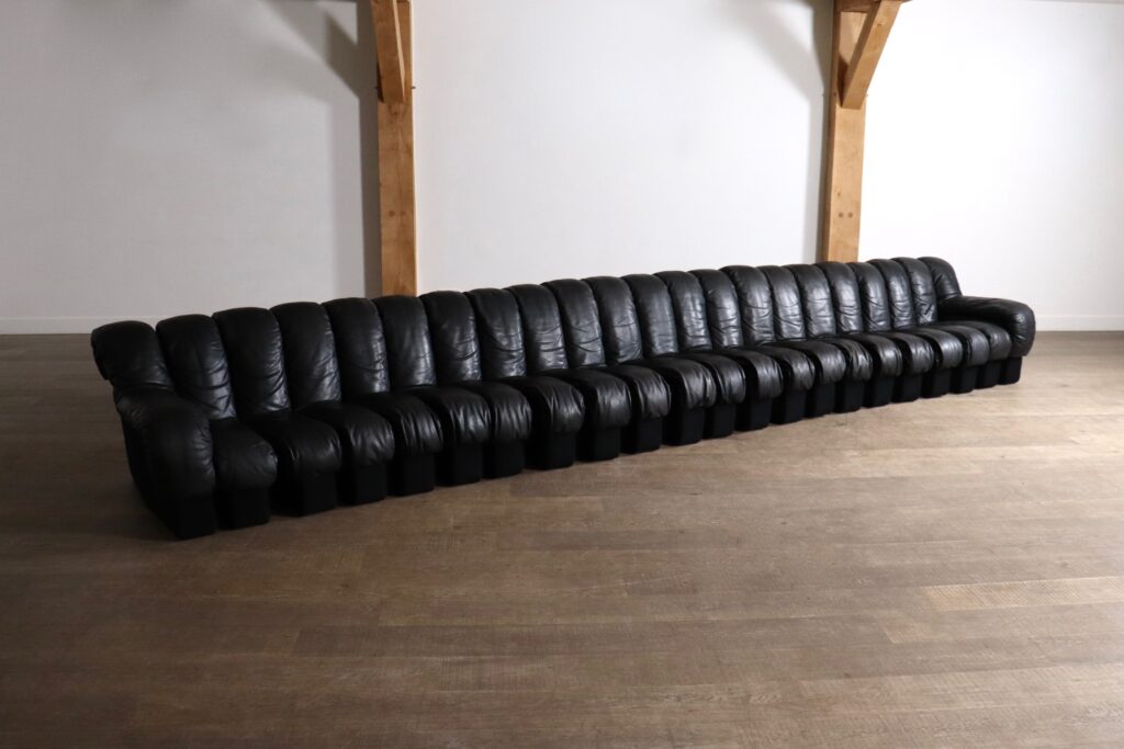 Original vintage De Sede DS 600 leather sectional sofa with individual modular elements